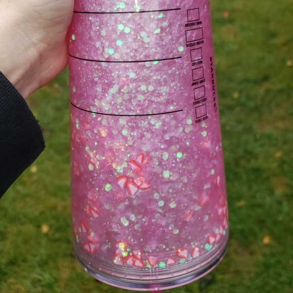 Starbucks snowglobe tumbler - Picture 2 of 5